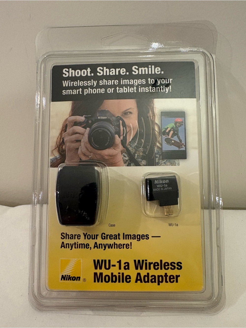 Nikon WU-1a Wireless Mobile Adapter - Black and Yellow Packaging